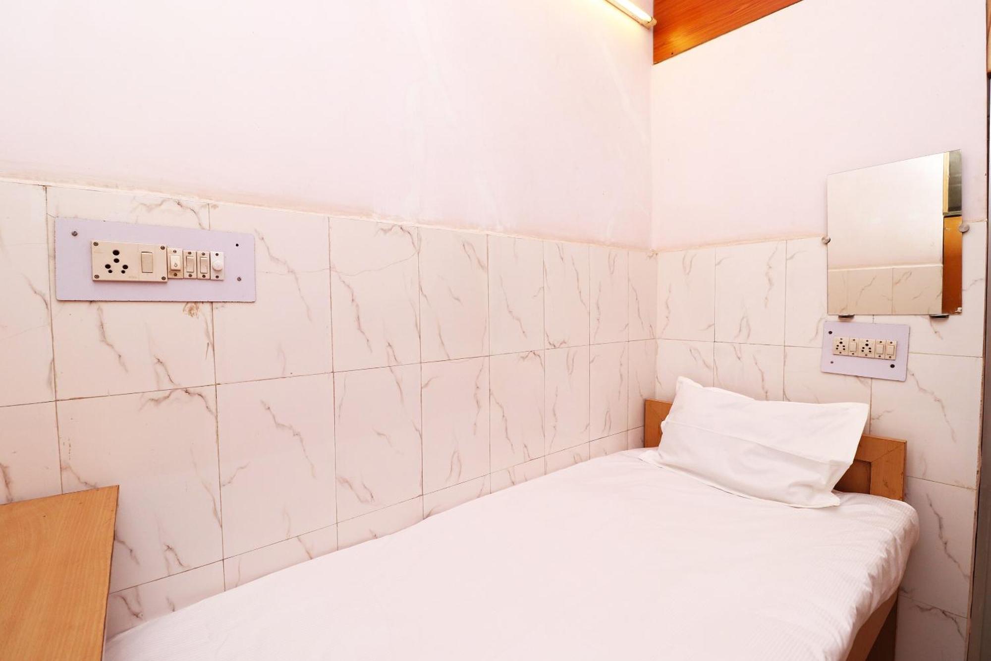 Hotel Kshama จาบัลปูร์ ภายนอก รูปภาพ