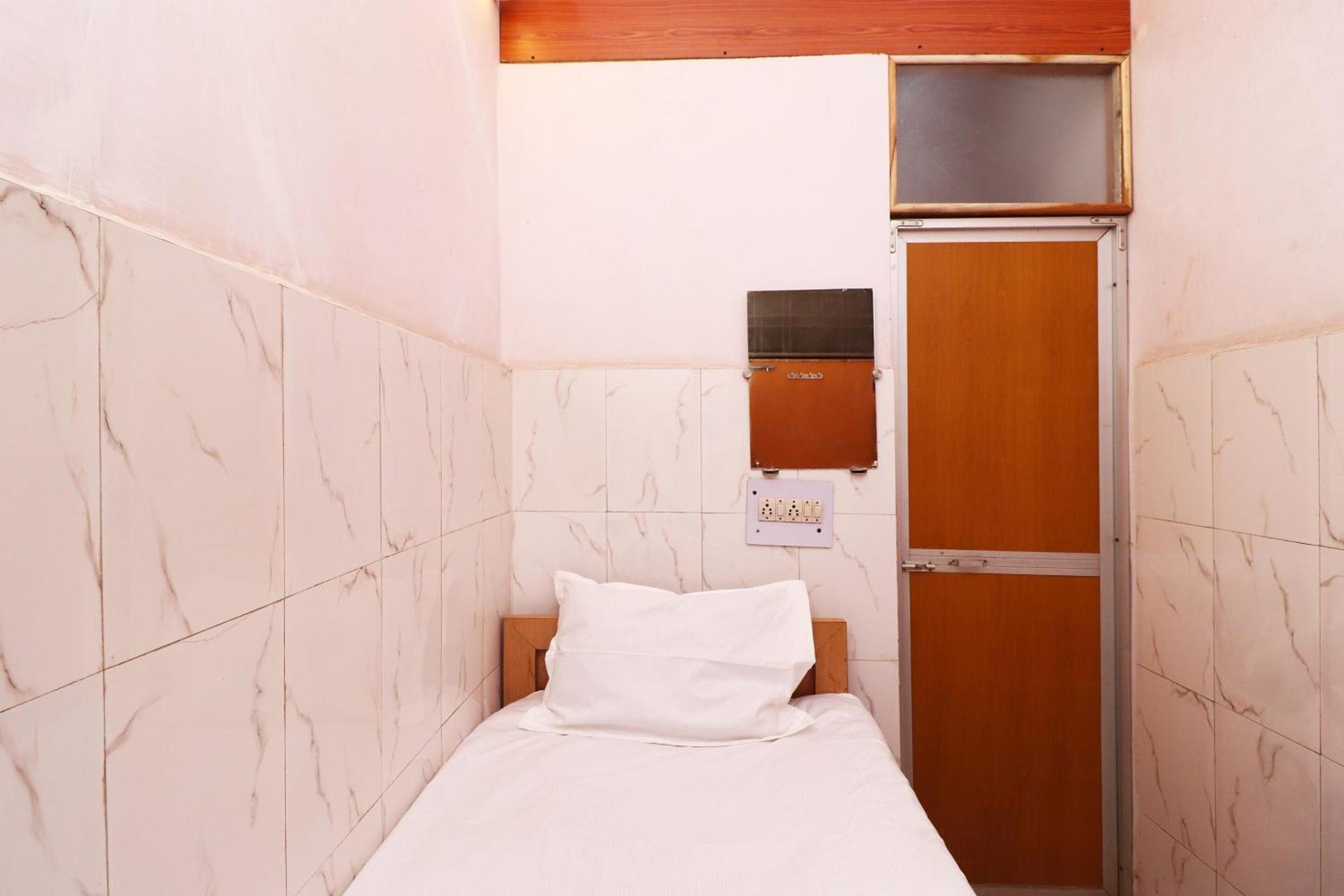 Hotel Kshama จาบัลปูร์ ภายนอก รูปภาพ
